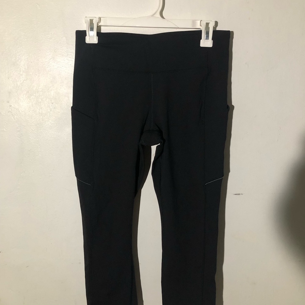 Black Women's Lululemon crop leggings size 8